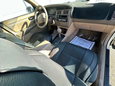 Used 1996 Toyota Avalon XL image 13