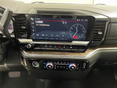 Used 2023 GMC Sierra 1500 SLE image 16