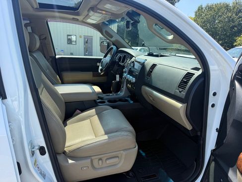 Used 2012 Toyota Tundra Limited w/ Memory Pkg AWD/4WD image 16