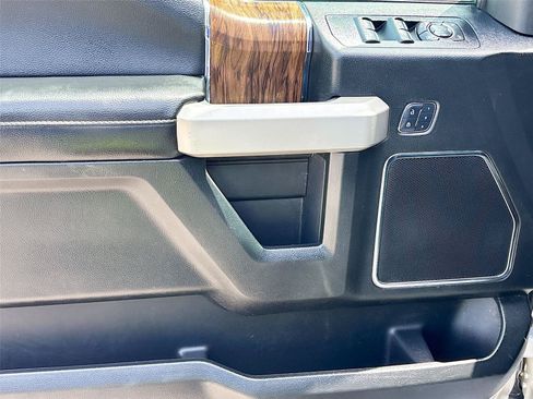 Used 2018 Ford F150 Lariat w/ Equipment Group 502A Luxury AWD/4WD image 18