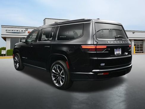 Used 2025 Jeep Wagoneer Series III w/ Premium Group I AWD/4WD image 3