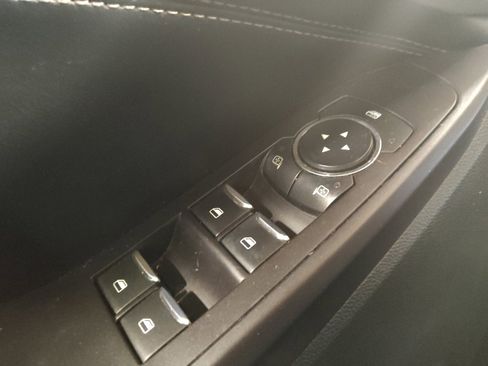 Used 2020 Ford Explorer XLT w/ Equipment Group 202A RWD image 27