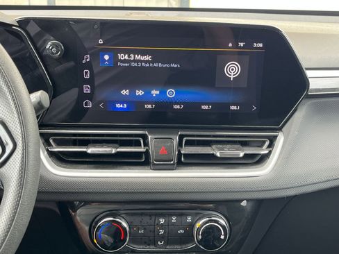 Used 2025 Chevrolet TrailBlazer LT image 17