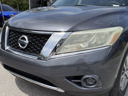 Used 2014 Nissan Pathfinder S FWD image 10