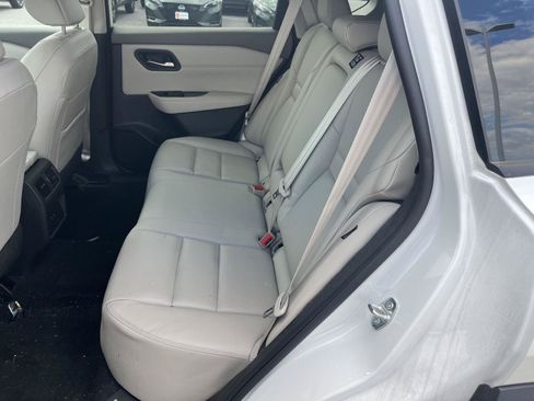 Used 2023 Nissan Rogue SL FWD image 13