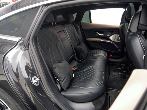 Used 2023 Mercedes-Benz EQS 580 4MATIC Sedan image 44