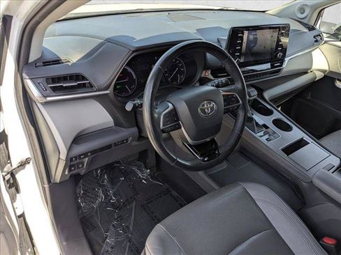 Used 2021 Toyota Sienna Limited AWD/4WD image 10