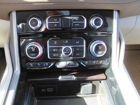 Used 2024 GMC Yukon Denali image 41