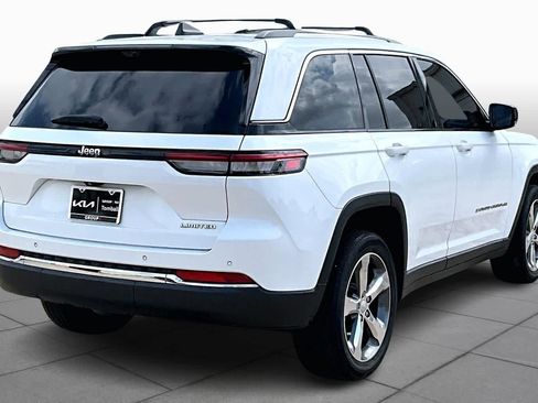 Used 2022 Jeep Grand Cherokee Limited w/ Luxury Tech Group II image 13