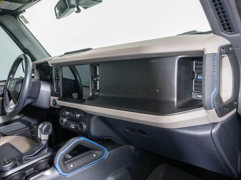 Used 2022 Ford Bronco Wildtrak AWD/4WD image 17