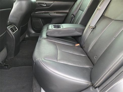 Used 2016 Nissan Altima 2.5 SL w/ 2.5 Technology Package image 11