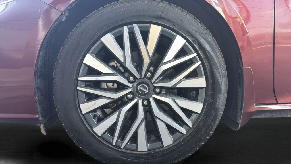 Certified 2024 Nissan Altima 2.5 SV FWD image 12
