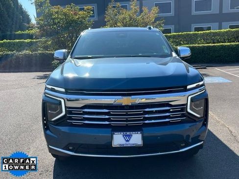 Used 2025 Chevrolet Suburban Premier AWD/4WD image 2