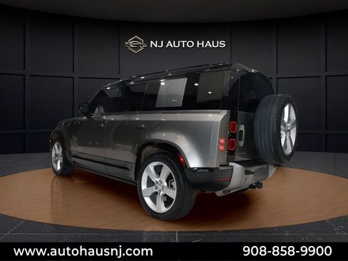 Used 2023 Land Rover Defender 110 X-Dynamic SE image 6