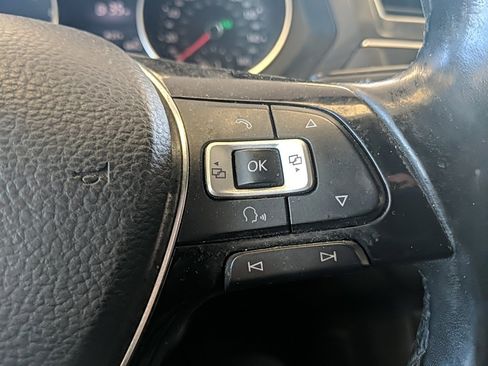 Used 2018 Volkswagen Tiguan SEL w/ 3rd Row Seat Package image 20