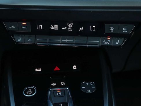 Used 2024 Audi Q4 e-tron Premium Plus image 18