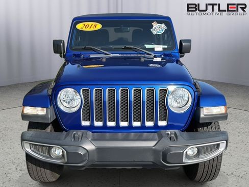 Used 2018 Jeep Wrangler Unlimited Sahara AWD/4WD image 8