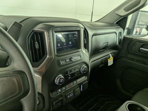 New 2025 GMC Sierra 3500 Pro w/ Convenience Package image 17