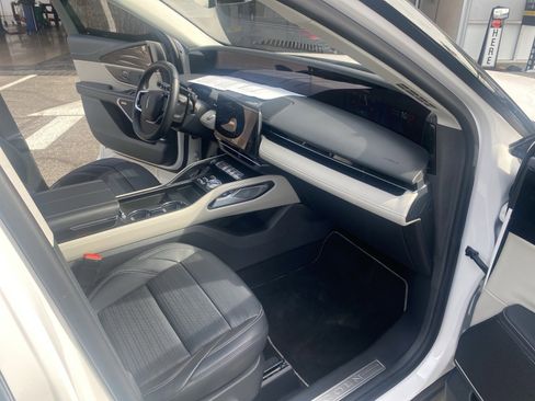 Used 2024 Lincoln Nautilus Reserve w/ Equipment Group 202A image 27