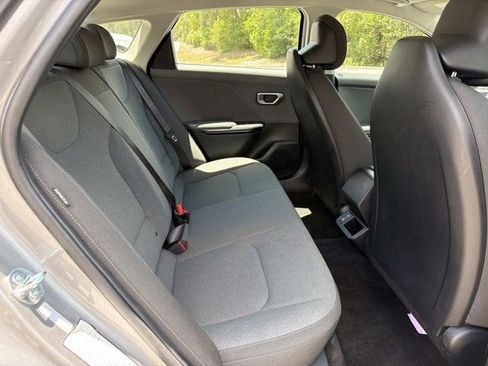 Used 2025 Kia K4 FWD image 19