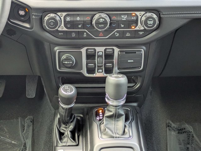 New 2026 Jeep Wrangler Unlimited Sahara AWD/4WD image 19
