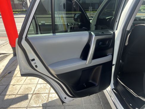 Used 2013 Toyota 4Runner SR5 w/ Convenience Pkg image 27