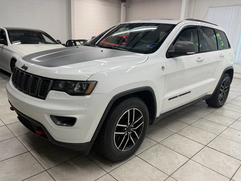 Used 2021 Jeep Grand Cherokee Trailhawk AWD/4WD image 3