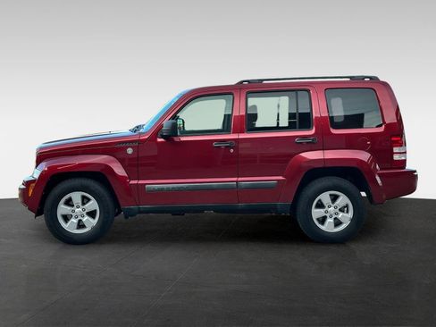 Used 2012 Jeep Liberty Sport w/ Popular Equipment Group AWD/4WD image 4