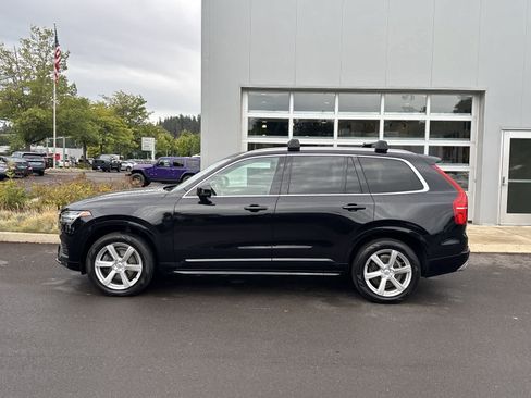 Used 2020 Volvo XC90 T6 Momentum AWD/4WD image 2