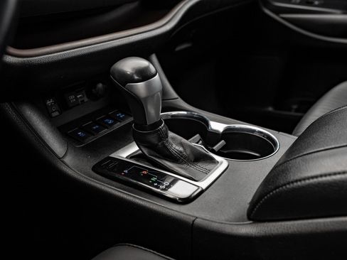 Used 2019 Toyota Highlander Plus image 38