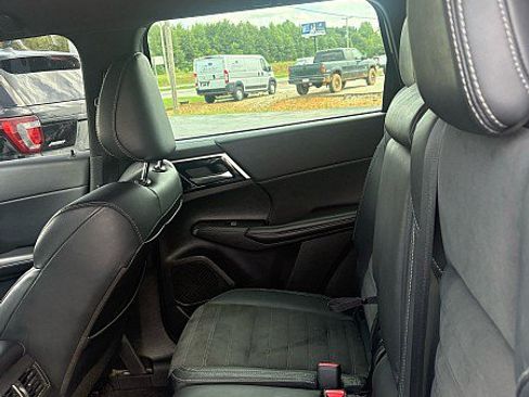 Used 2023 Mitsubishi Outlander SE AWD/4WD image 6