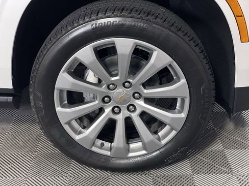 New 2025 Chevrolet Suburban Premier image 34