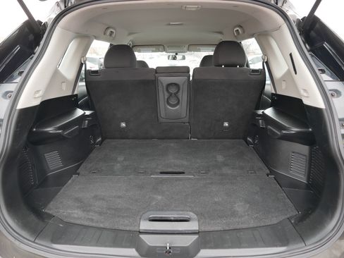 Used 2016 Nissan Rogue S image 18