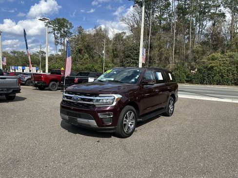Used 2024 Ford Expedition Limited RWD image 12