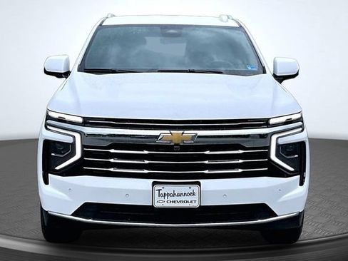 Used 2025 Chevrolet Tahoe LT AWD/4WD image 2