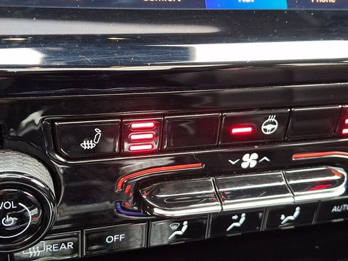 Certified 2023 Jeep Grand Cherokee L Limited image 26