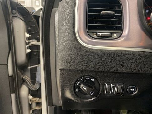 Used 2019 Dodge Charger SXT w/ Driver Confidence Group image 12