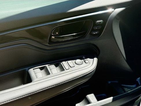 Used 2025 Honda Odyssey Elite image 18