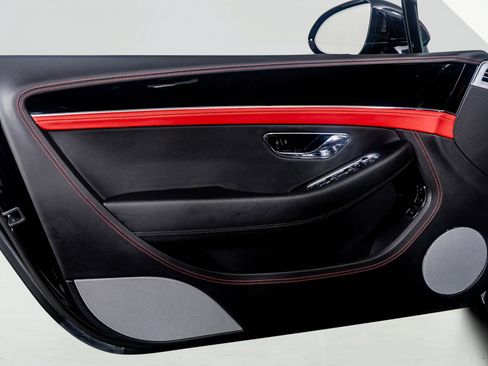 Used 2023 Bentley Continental GT V8 image 40