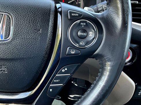 Used 2017 Honda Pilot Touring image 18