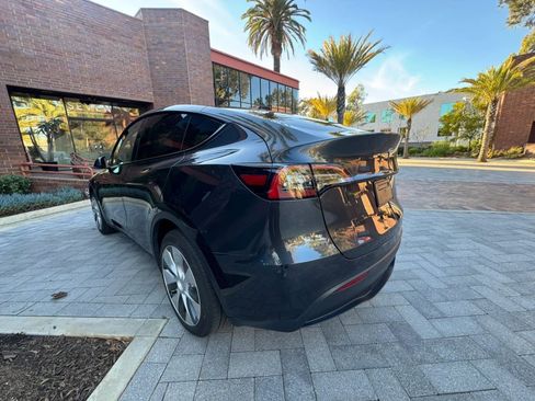 Used 2024 Tesla Model Y Long Range AWD/4WD image 7