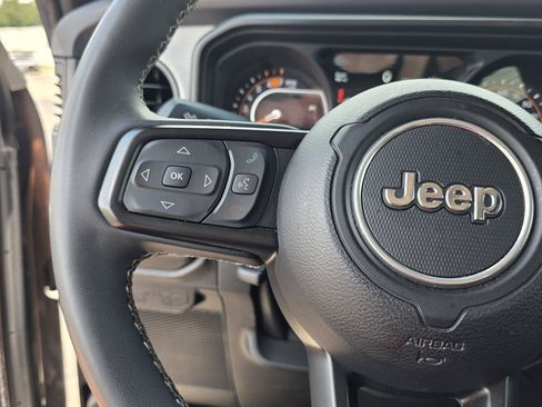 Certified 2025 Jeep Wrangler Unlimited Sport AWD/4WD image 13