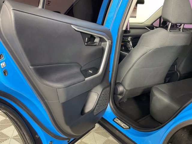 Used 2019 Toyota RAV4 LE AWD/4WD image 14