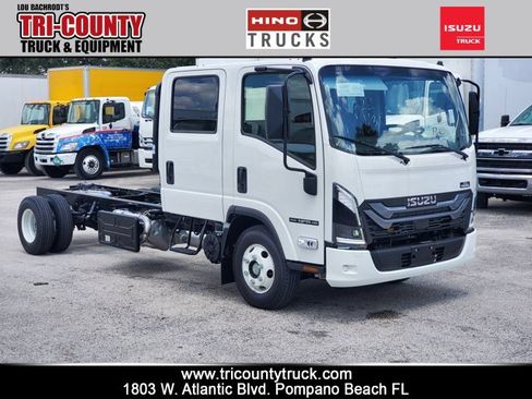 New 2025 Isuzu NPR RWD image 1