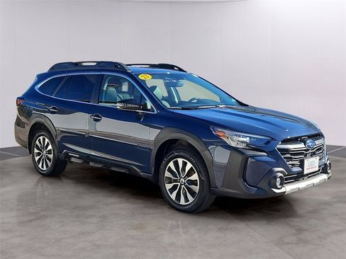 Used 2023 Subaru Outback Limited XT image 3