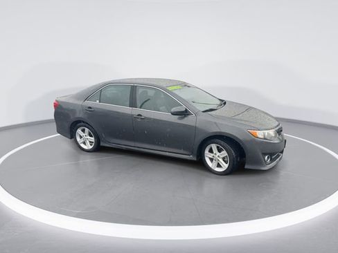 Used 2012 Toyota Camry SE image 8