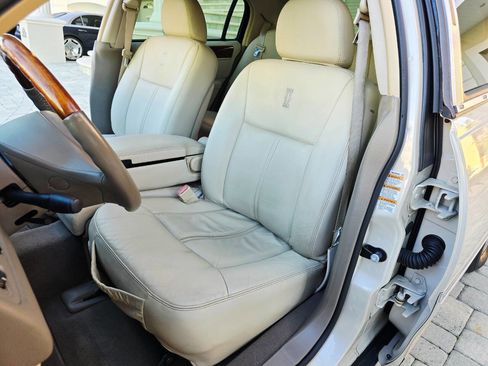 Used 2003 Lincoln Town Car Cartier image 89