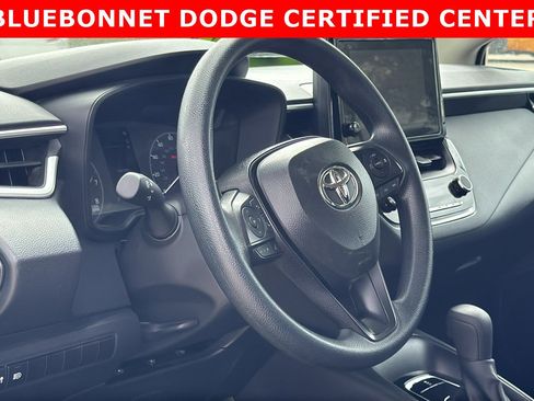 Used 2025 Toyota Corolla LE image 10