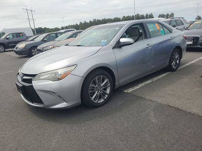 Used 2015 Toyota Camry SE w/ Moonroof Package
