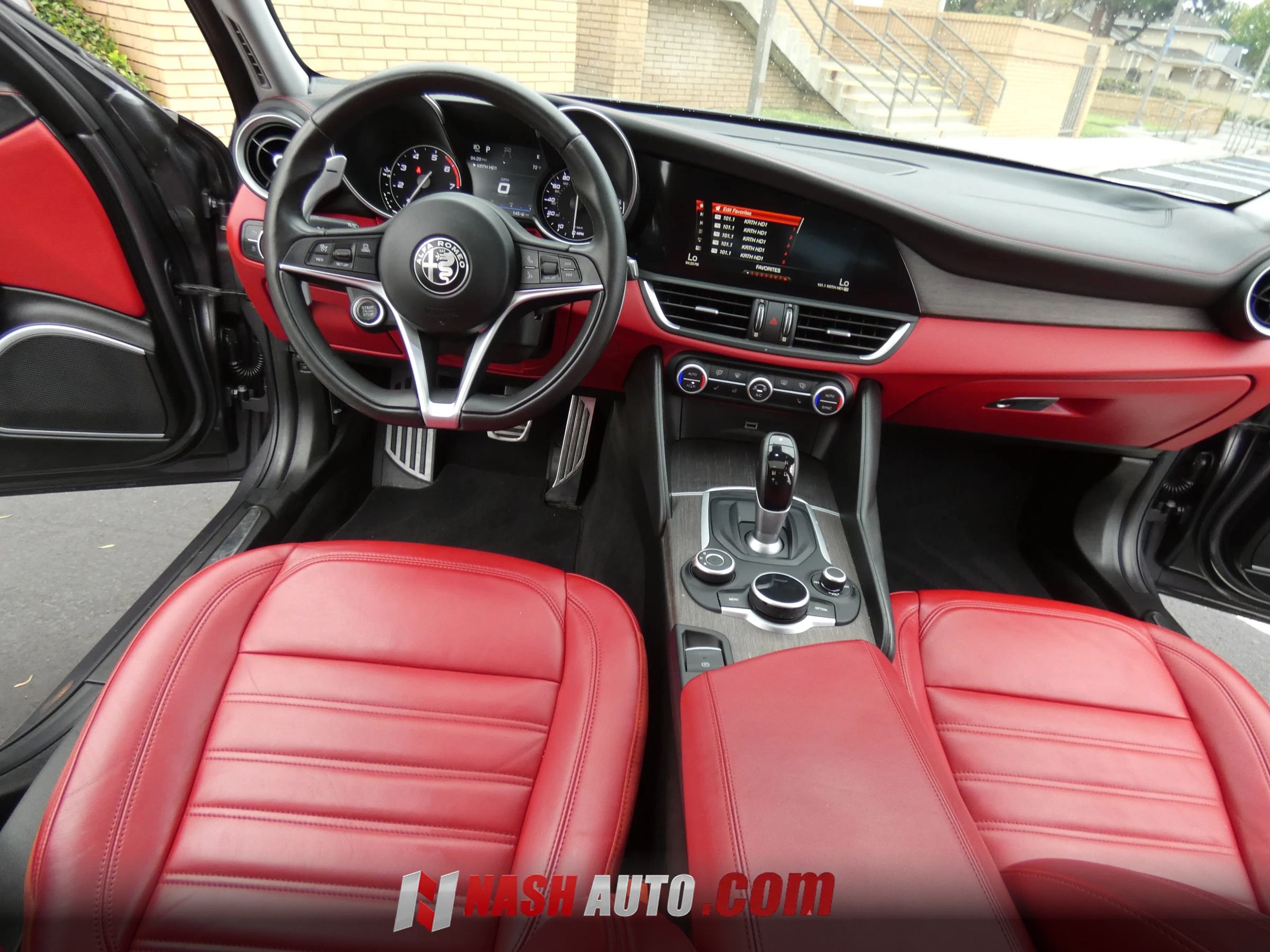 Used 2018 Alfa Romeo Giulia Ti w/ Quick Order Package 22X Lusso AWD/4WD image 23